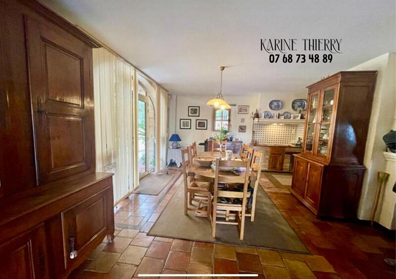 Maison - 219 m² - 6 pièces