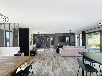 Maison - 105 m² - 4 pièces