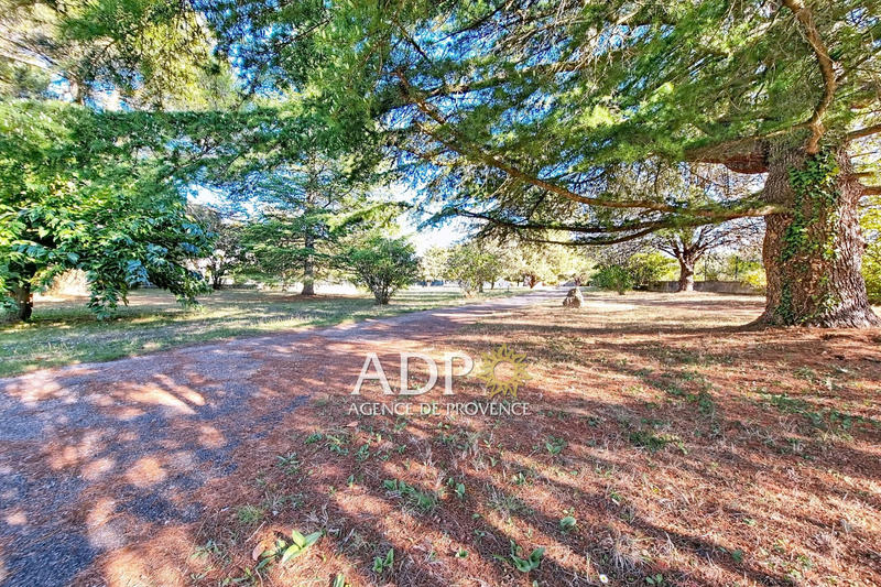 Propriété - 180 m² - 6 pièces