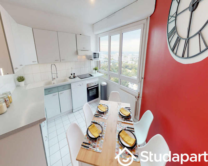 Chambre - 120 m² - 1 pièce