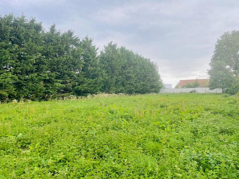 Terrain constructible - 2 213 m²