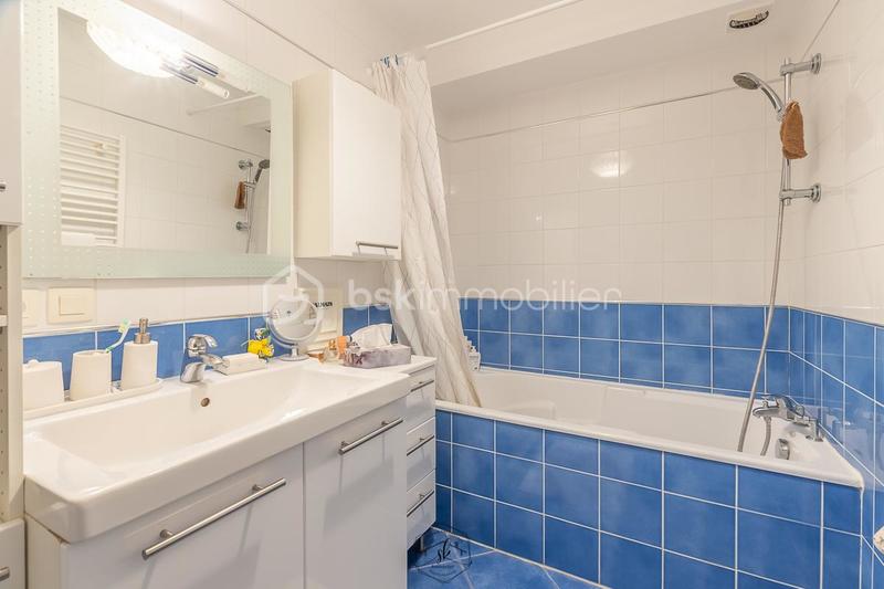 Appartement - 64 m² - 3 pièces