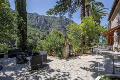 Maison - 500 m² - 20 pièces