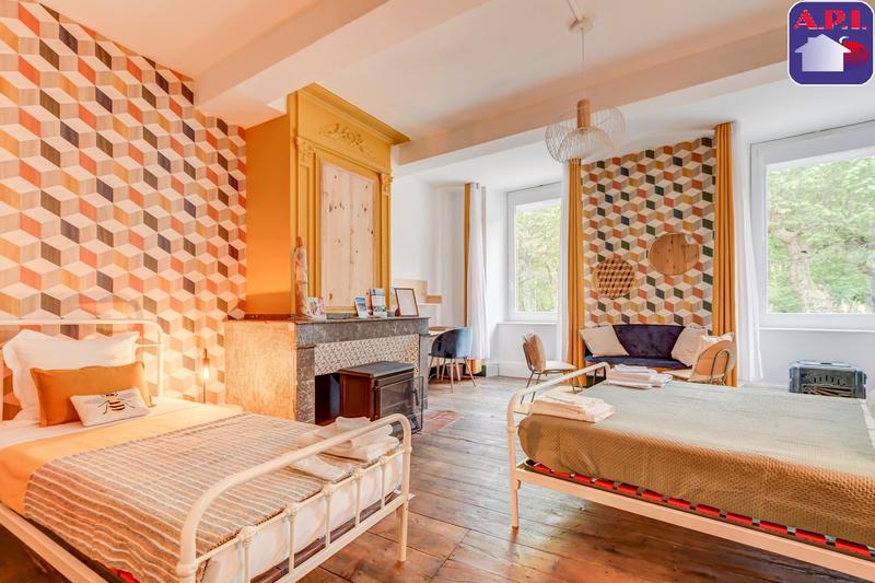 Maison - 433 m² - 14 pièces