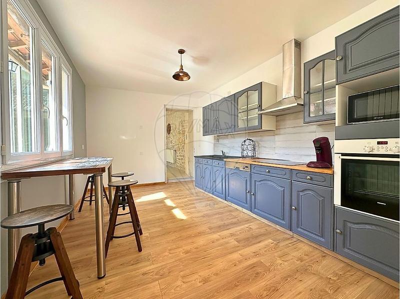 Corps de ferme - 160 m² - 8 pièces