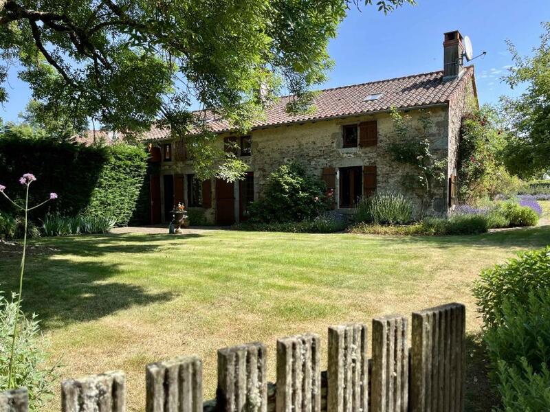 Maison en pierre - 185 m² - 4 pièces