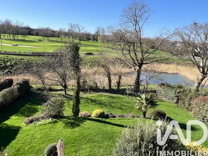 Maison - 198 m² - 8 pièces