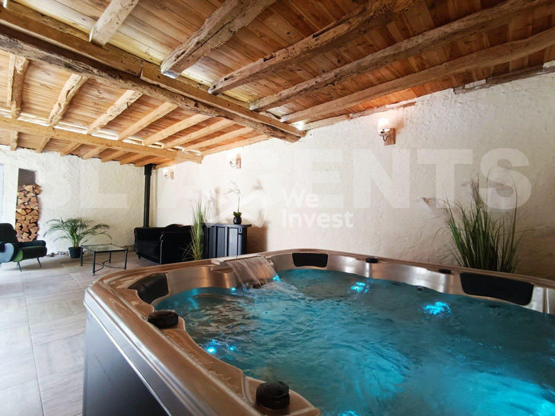 Maison - 282 m² - 13 pièces