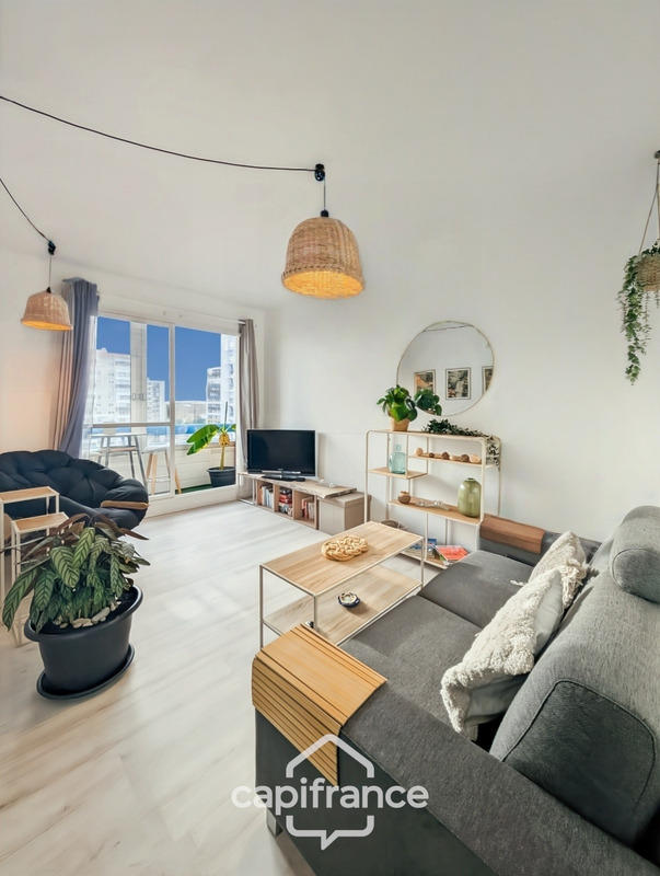 Appartement - 80 m² - 5 pièces