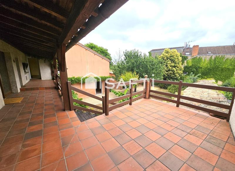 Maison - 286 m² - 9 pièces