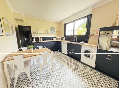 Maison - 177 m² - 7 pièces