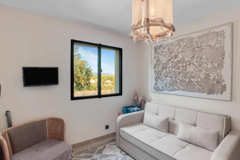 Villa - 265 m² - 6 pièces