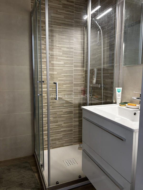 Maison - 270 m² - 15 pièces