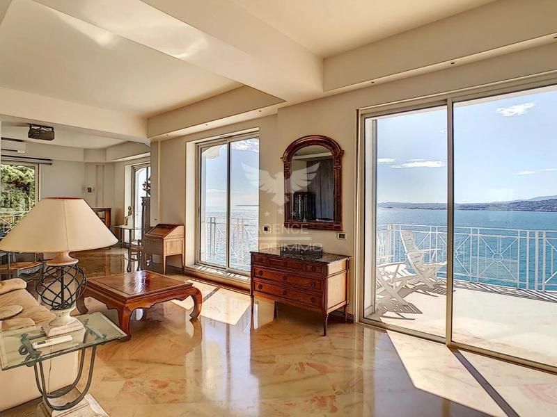 Villa - 320 m² - 9 pièces