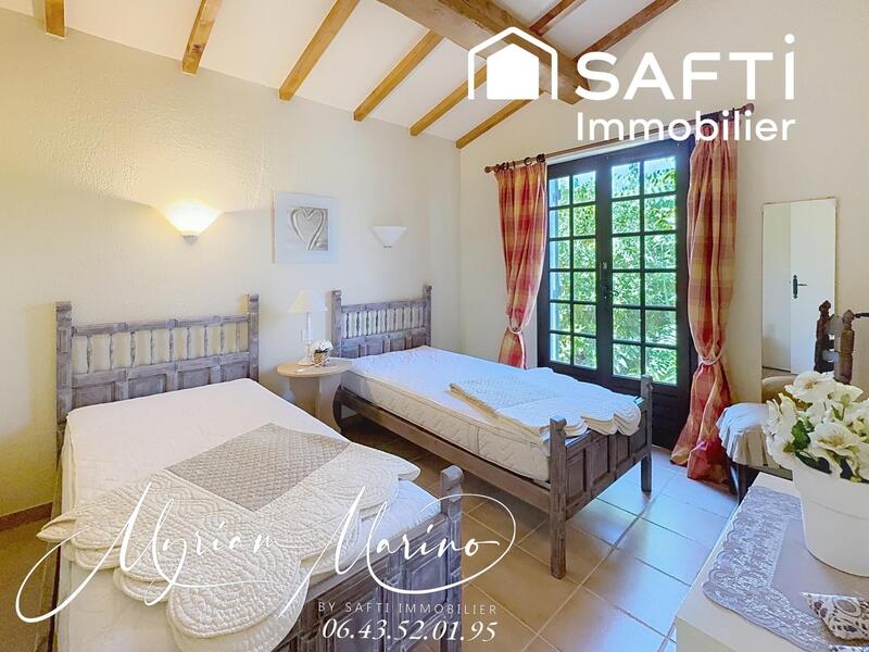 Villa - 250 m² - 12 pièces