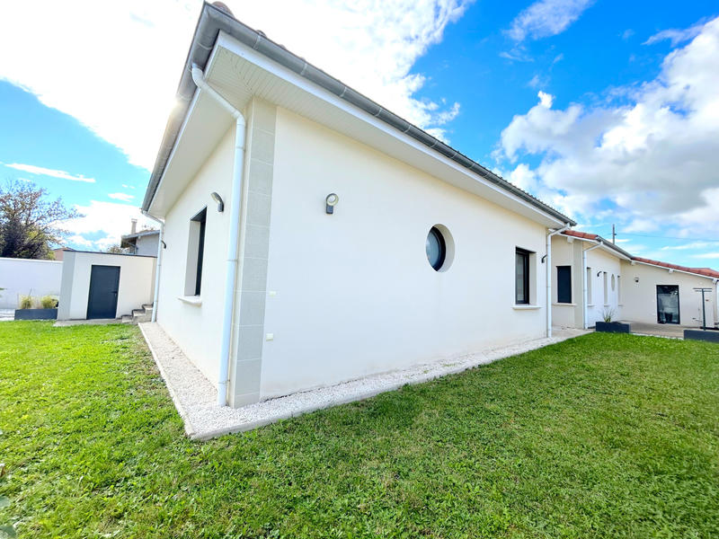 Maison - 208 m² - 9 pièces