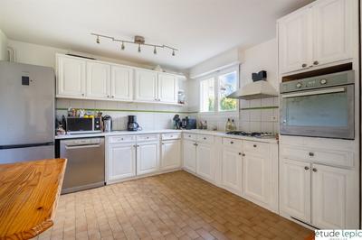 Maison - 177 m² - 9 pièces