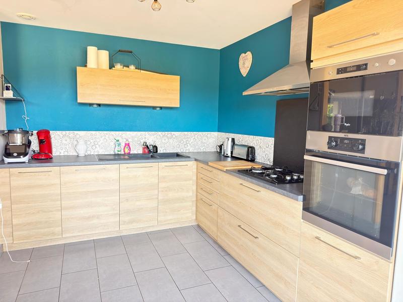 Maison - 90 m² - 5 pièces