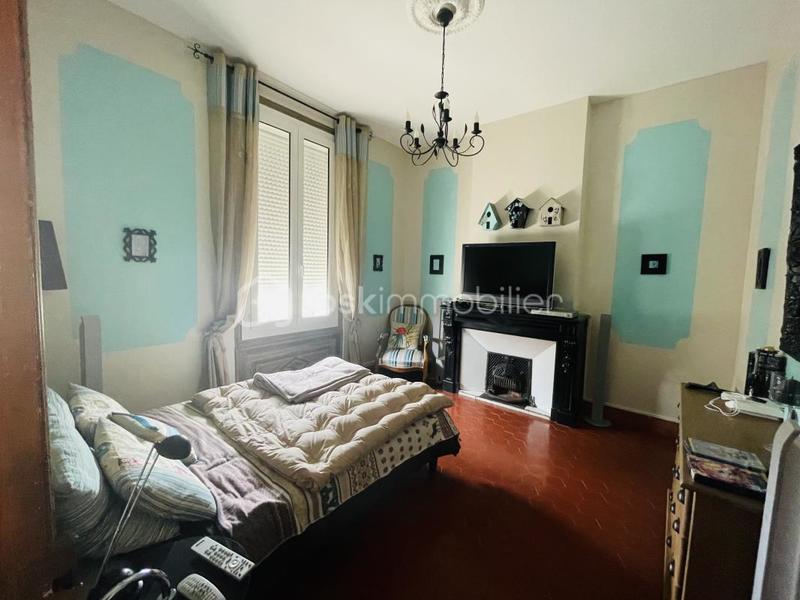 Demeure - 200 m² - 7 pièces