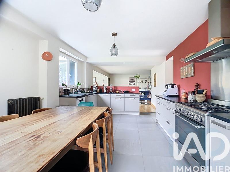 Maison - 198 m² - 7 pièces