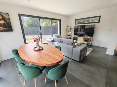 Maison - 106 m² - 5 pièces