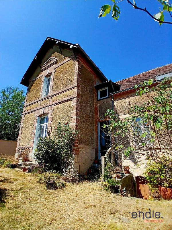 Maison - 102 m² - 4 pièces