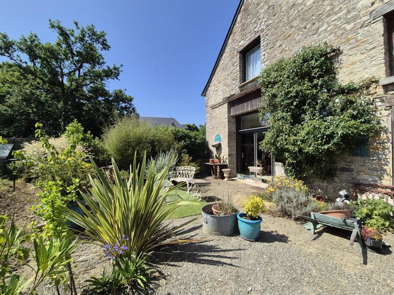 Maison en pierre - 195 m² - 6 pièces