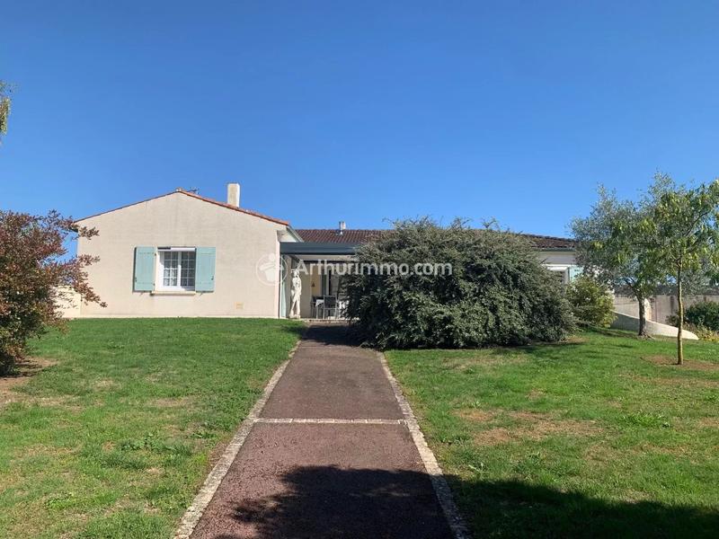 Maison - 266 m² - 8 pièces