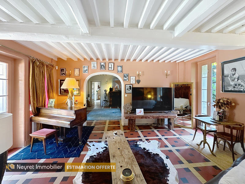 Maison - 300 m² - 10 pièces