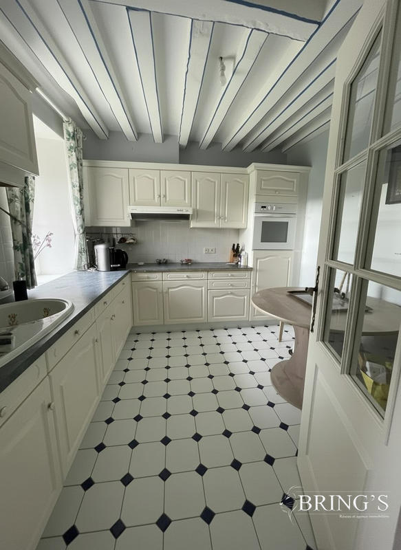 Maison - 215 m² - 8 pièces