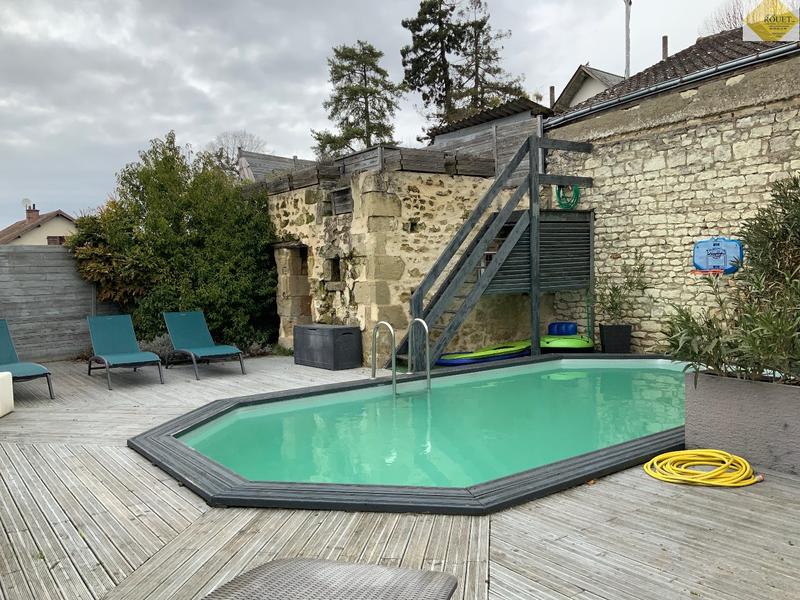 Maison - 460 m² - 11 pièces