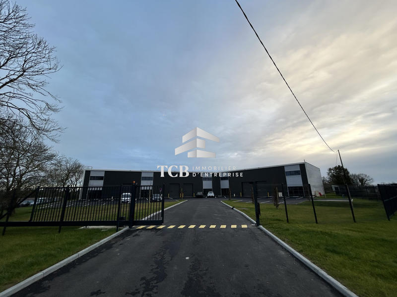 Local d'activités - 193 m²