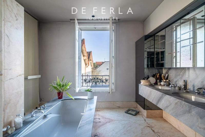 Maison - 200 m² - 8 pièces