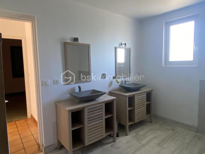 Maison - 220 m² - 9 pièces