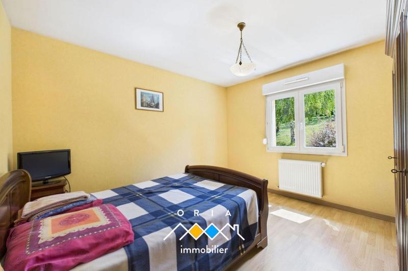 Maison - 180 m² - 9 pièces