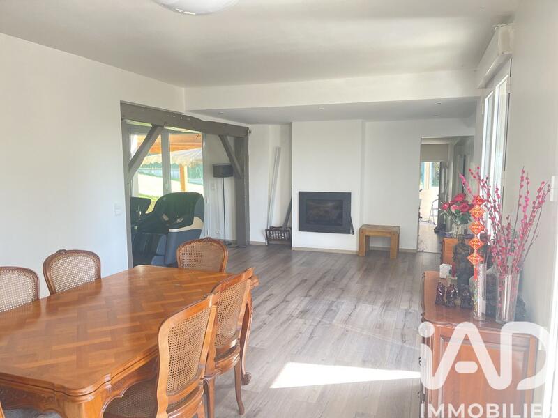 Maison - 240 m² - 5 pièces