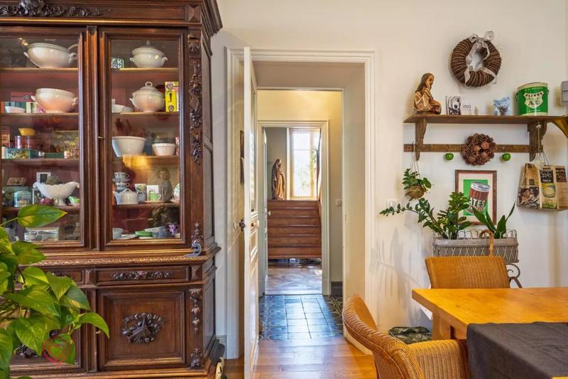 Maison de maîtres - 240 m² - 10 pièces