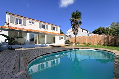 Maison - 200 m² - 7 pièces