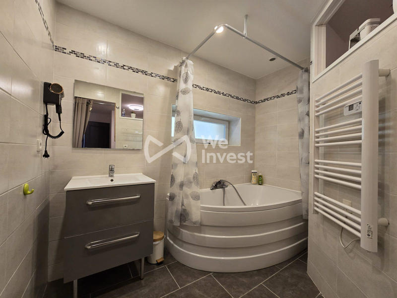 Maison - 281 m² - 11 pièces