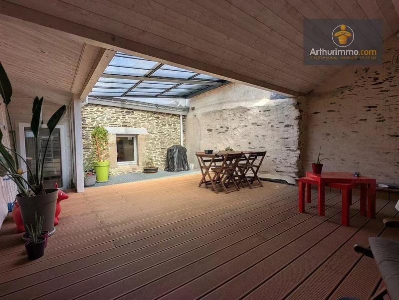 Maison - 152 m² - 7 pièces