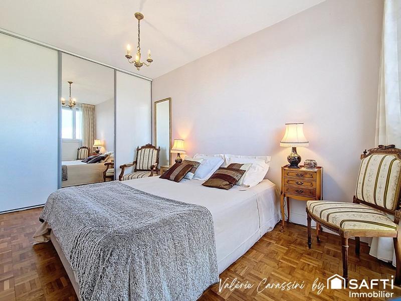 Appartement - 92 m² - 5 pièces