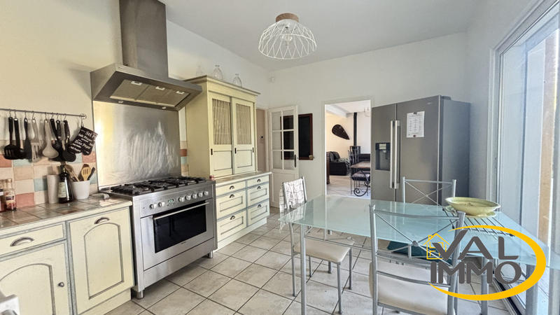 Villa - 200 m² - 6 pièces