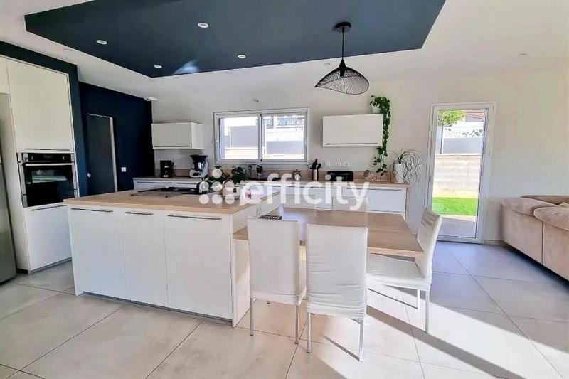 Villa - 185 m² - 8 pièces