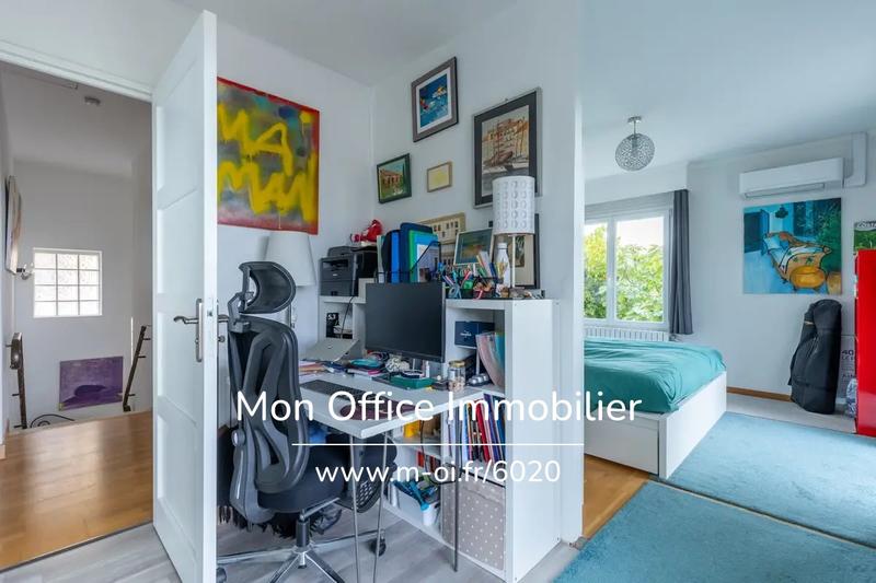 Maison - 180 m² - 7 pièces