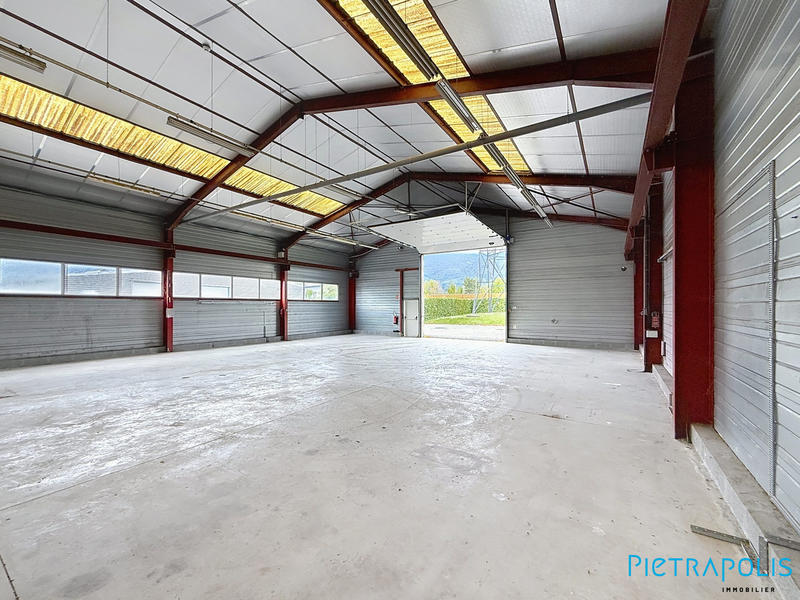 Local d'activités - 533 m²