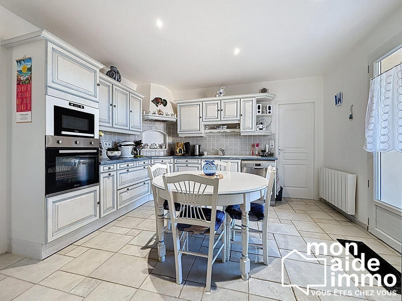 Maison traditionnelle - 164 m² - 6 pièces