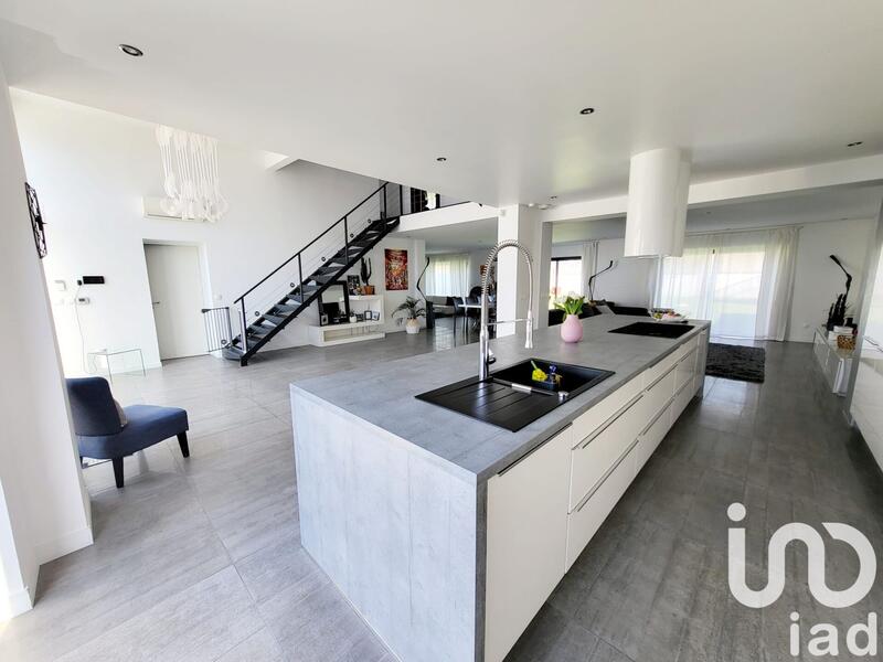 Maison de maîtres - 376 m² - 9 pièces