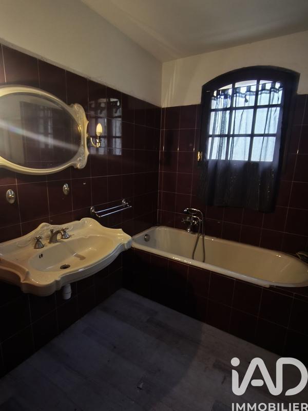 Maison - 200 m² - 5 pièces