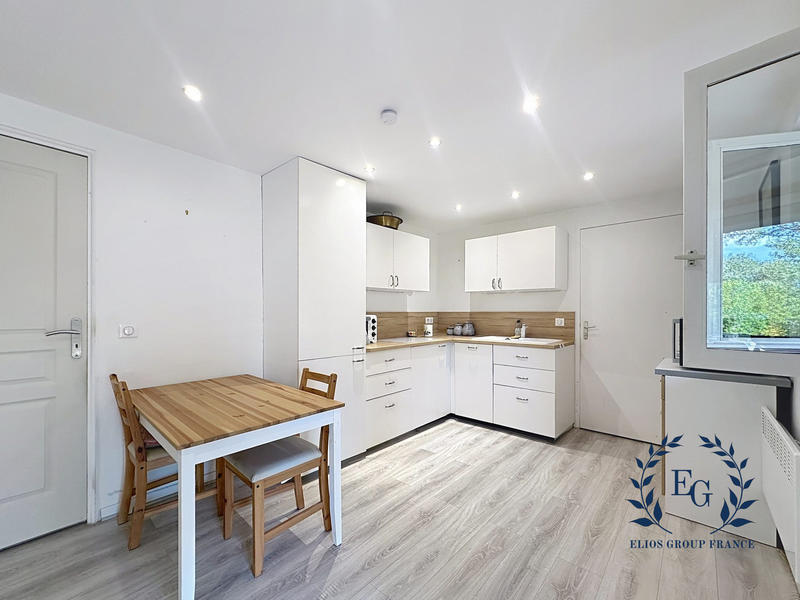 Maison - 216 m² - 7 pièces