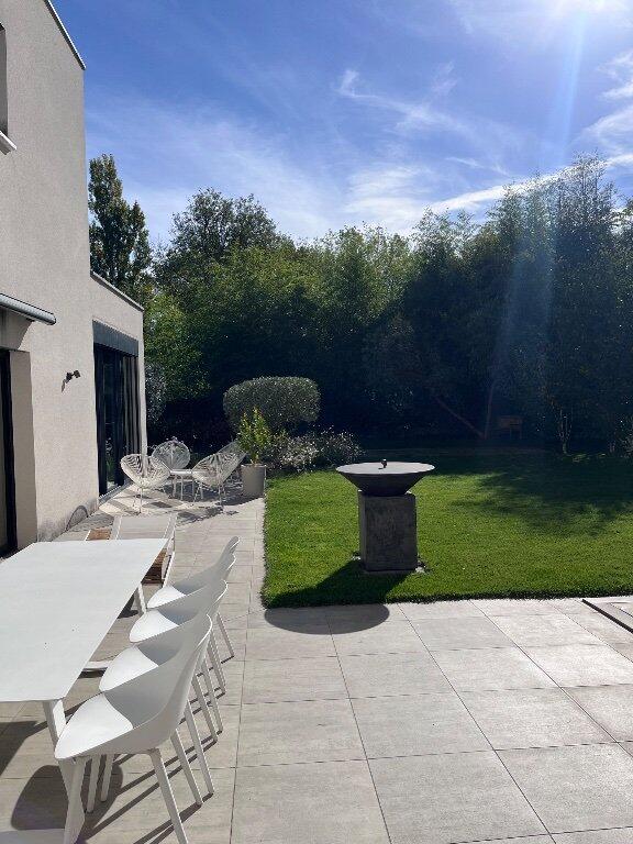 Villa - 310 m² - 5 pièces